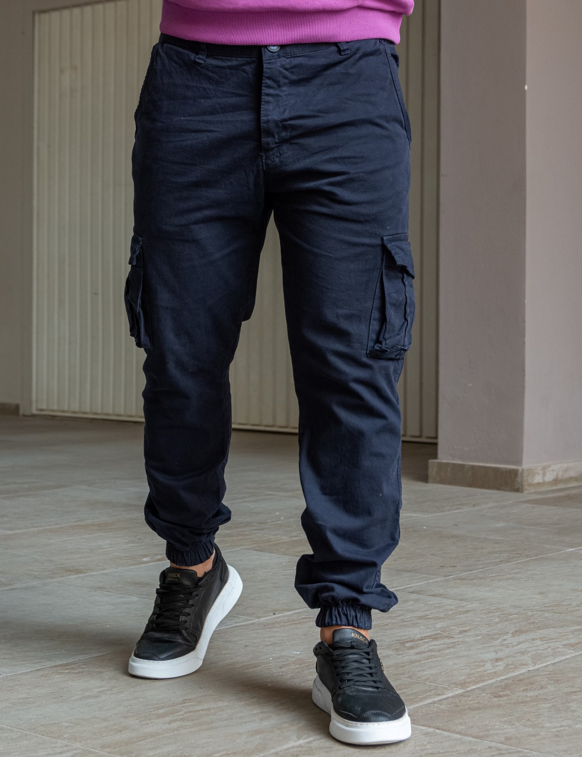 Ανδρικό μπλε υφασμάτινο cargo παντελόνι 210922 φωτογραφία